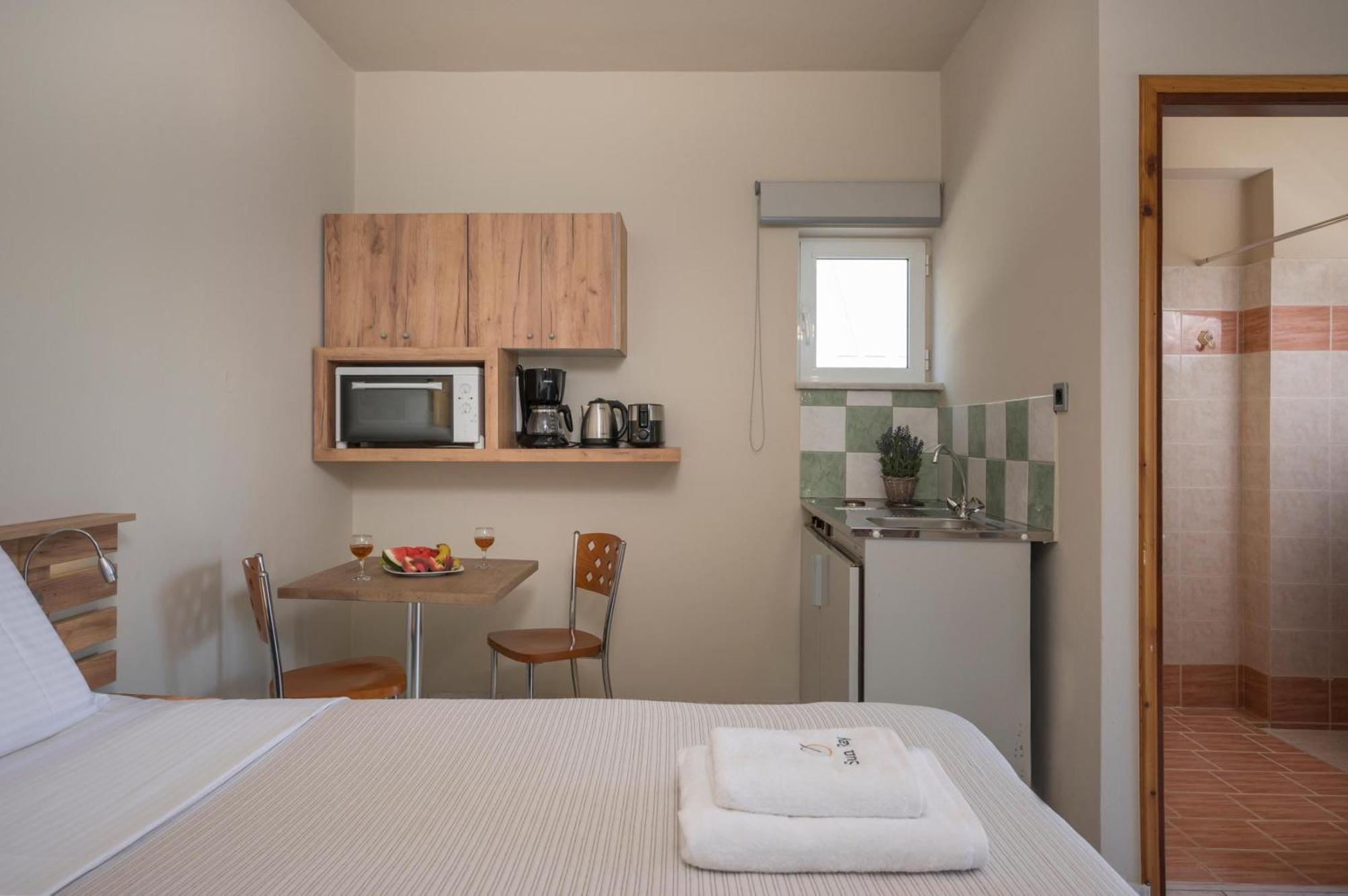 Sun Ray Luxury Apartments Agia Marina Quarto foto