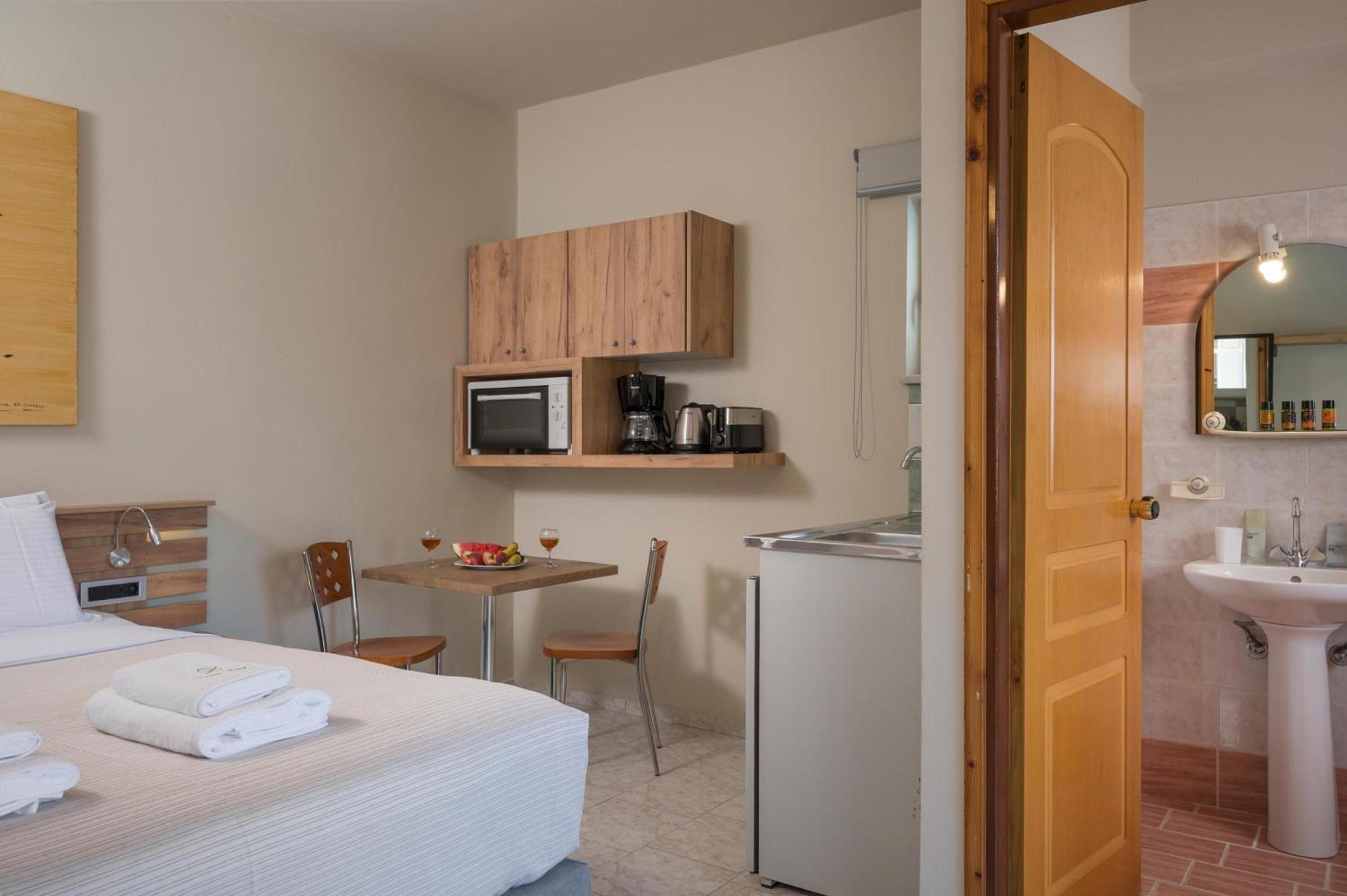 Sun Ray Luxury Apartments Agia Marina Quarto foto